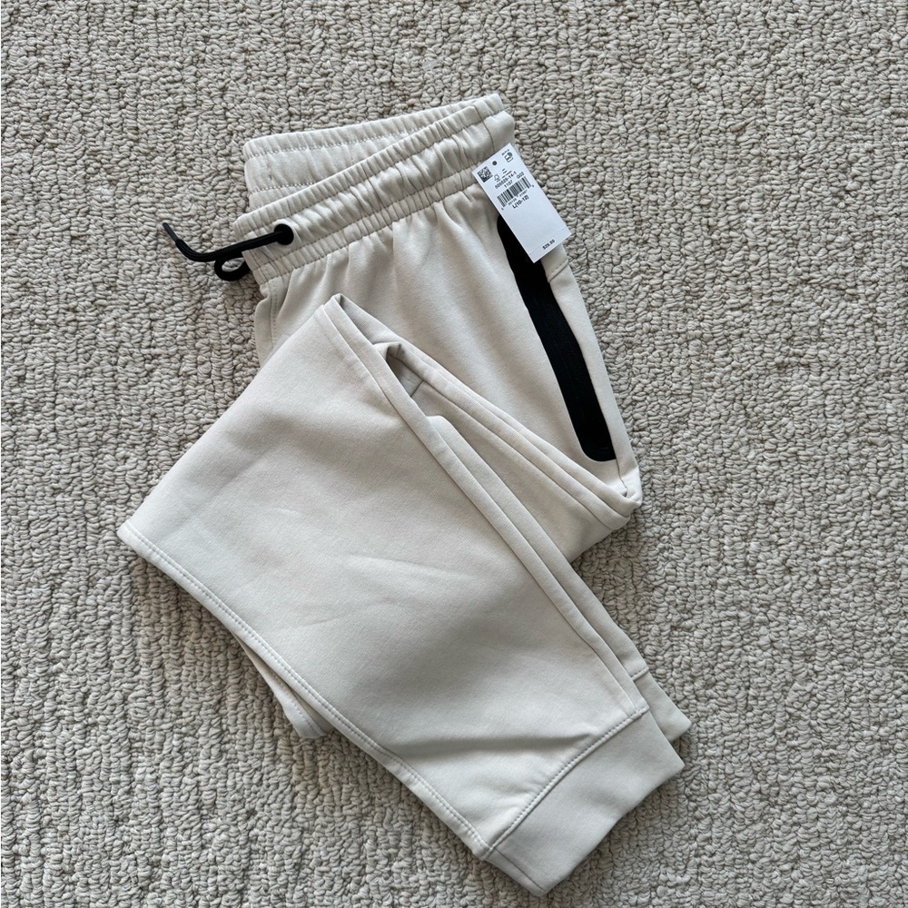 Old Navy Active fleece cream Jogger Pants, size L (10-12)